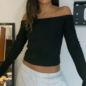 OFF THE SHOULDER BLACK TOP